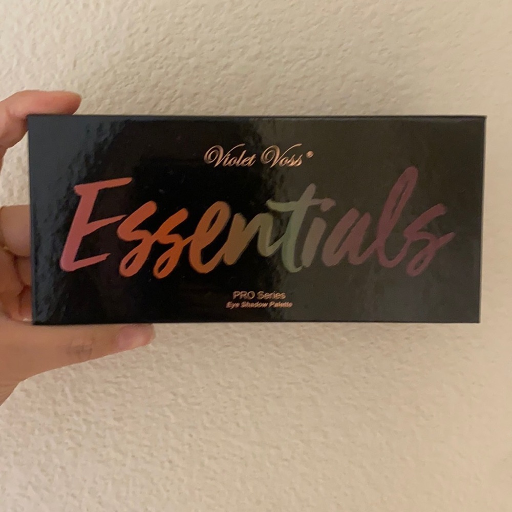 Violet Voss Essentials PRO Eyeshadow Palette